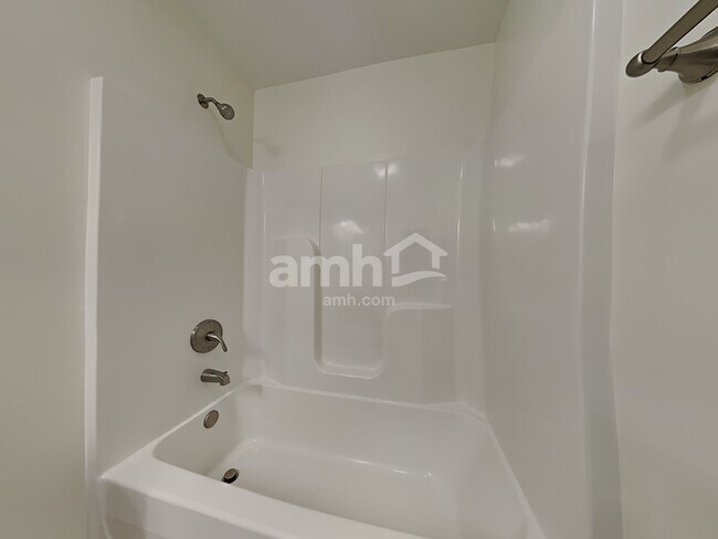 Building Photo - 6956 Holliday Park Ln