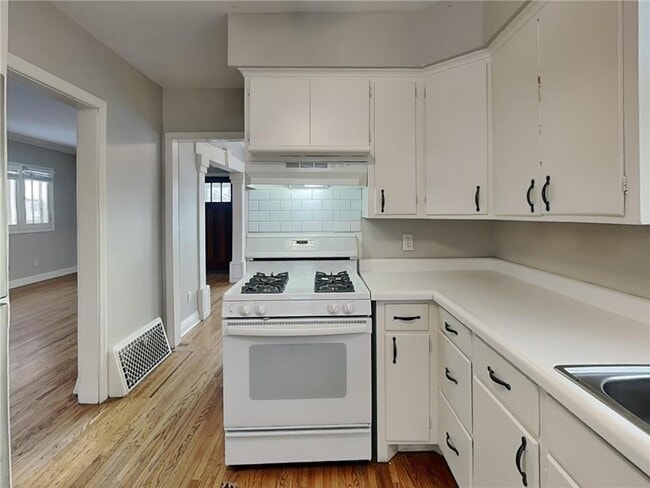 Building Photo - 3610 Oakdale Ave N