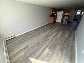 Building Photo - 570 Montgomery St