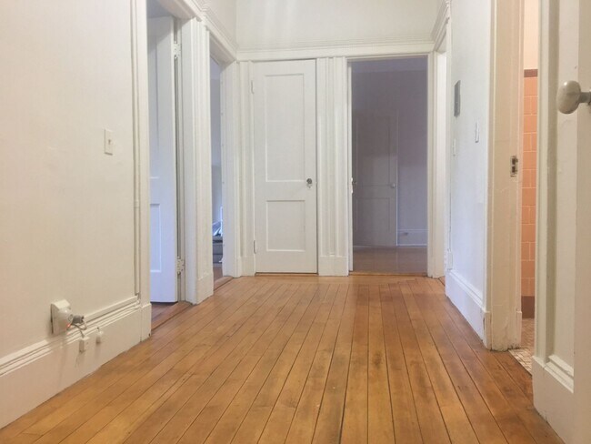 Building Photo - No brokers Fee, No Security Deposit, Heat Hot Water Included, Steps from the T Stop, Parking for ...