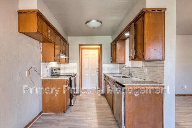 Building Photo - 303 Kimberly Ln