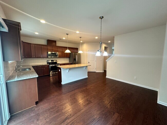 Building Photo - 1460 Salem Creek Dr