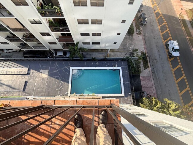 Building Photo - 899 West Ave