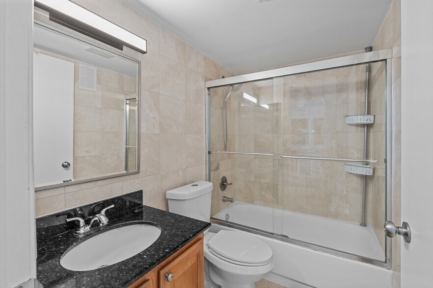 Building Photo - 770 Claughton Island Dr