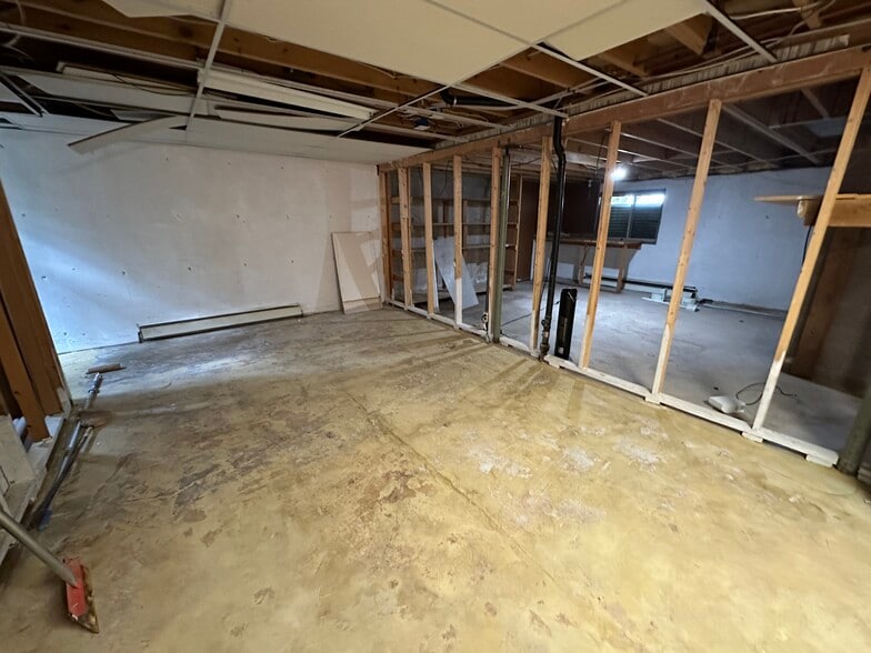 Building Photo - 615 Congressional Dr