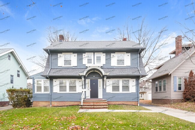 Primary Photo - 3353 Berkeley Rd