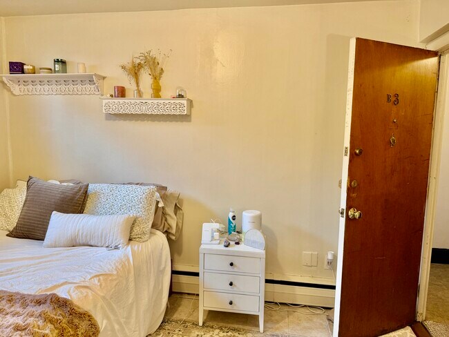 Building Photo - 50 Parkman St