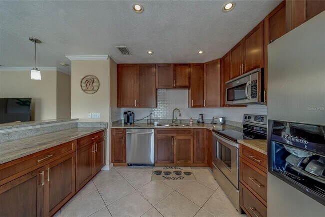 Building Photo - 5196 Beach Dr SE
