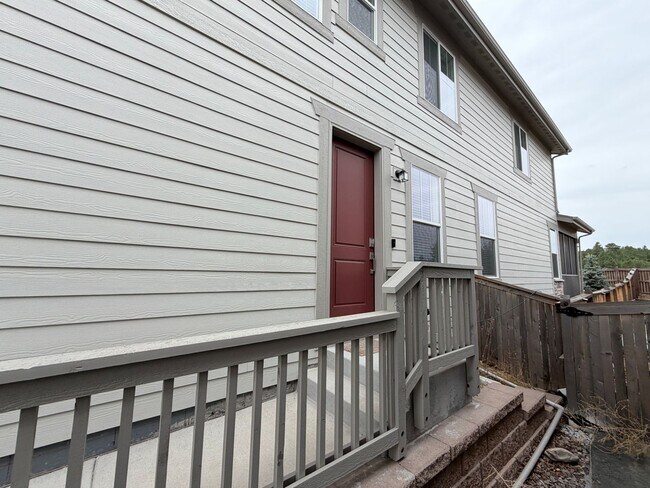 Building Photo - Exquisite Elizabeth Home