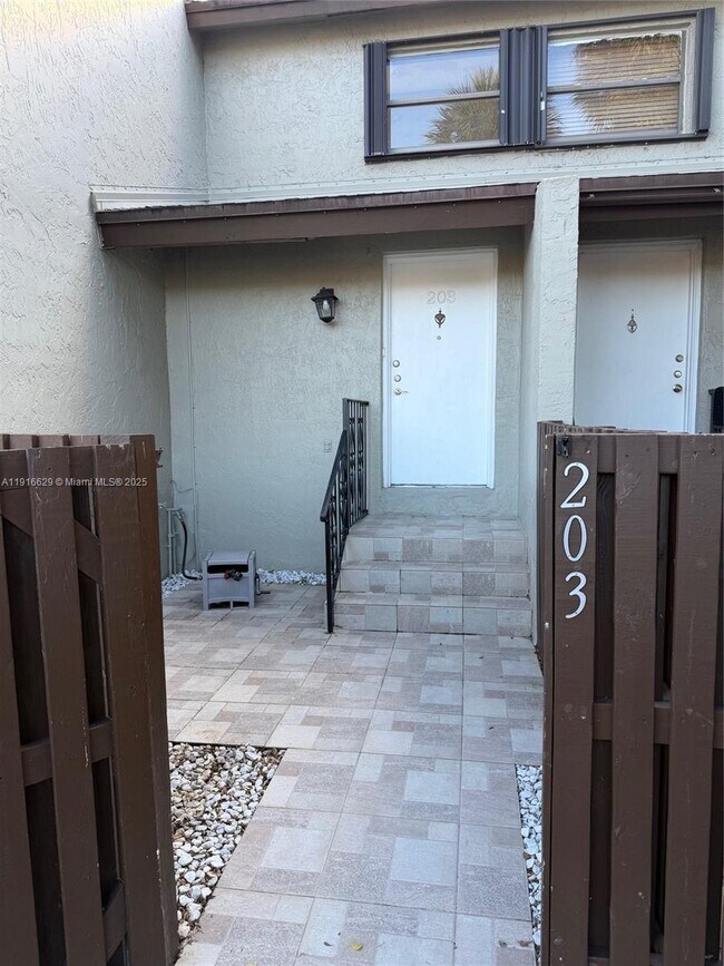 Building Photo - 10020 NW 9th St Cir