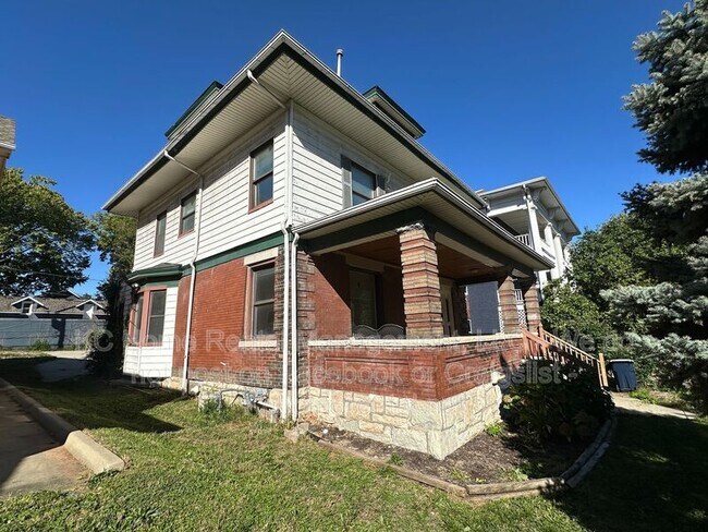 Building Photo - 2826 Harrison St