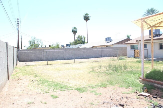 Building Photo - 3932 W Griswold Rd