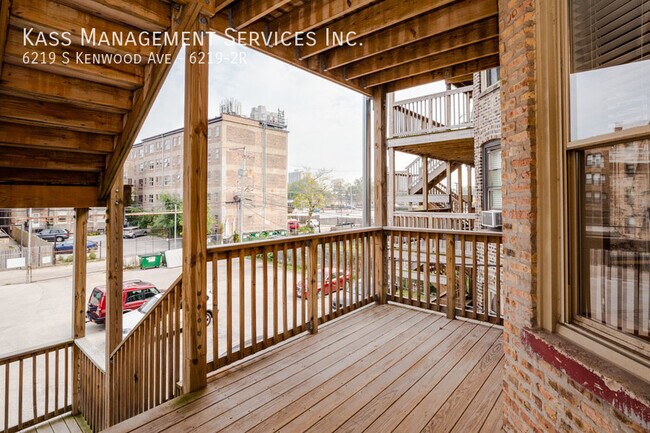 Building Photo - 6219 S Kenwood Ave