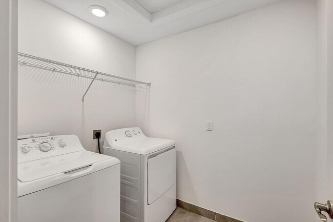 Building Photo - 229 Preserve Trl S