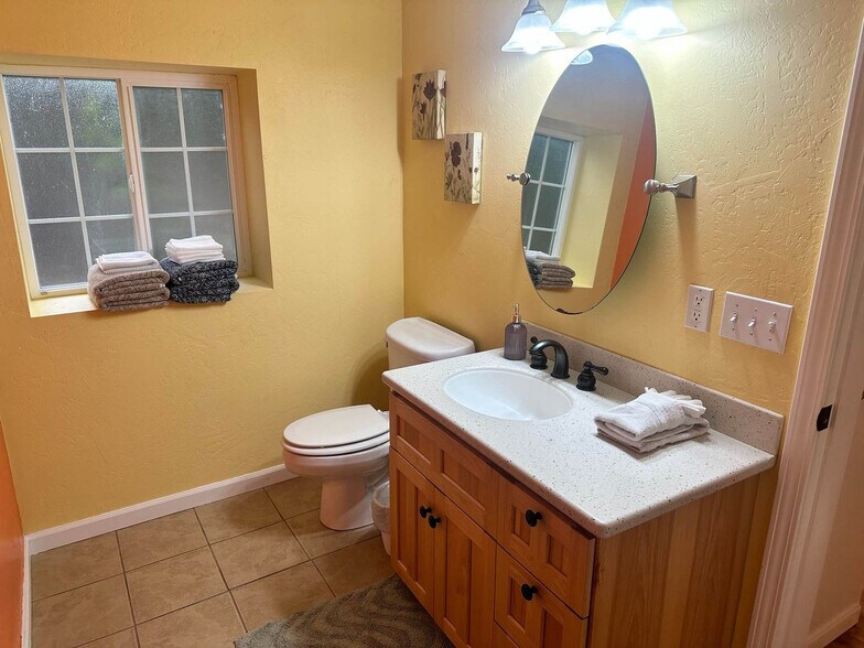 Building Photo - 1428 Crown Ave