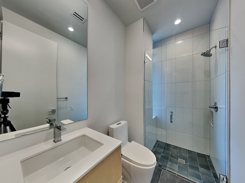 Building Photo - 109 Forest Star Dr