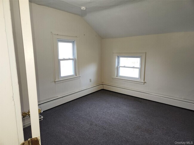 Building Photo - 5635-5639-5639 NY-82