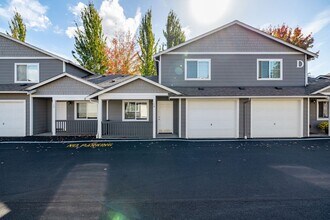 Building Photo - 3 BEDROOM, 2 BATHROOM AVAILABLE MAY 1ST! (ATTACHED GARAGE)