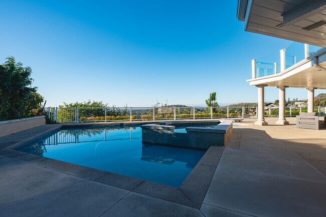 Building Photo - 11141 Limetree Dr