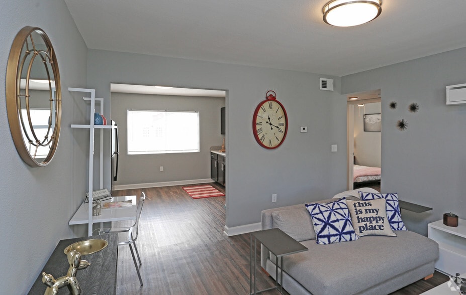 2BR, 2BA - 668 SF - Patriot Derby (FKA Vesta Derby Oaks)