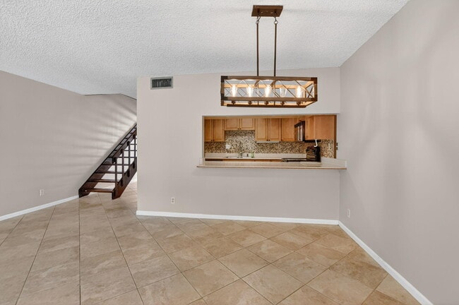 Building Photo - 243 NW 45th Ave