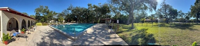 Building Photo - 2699 Seville Blvd