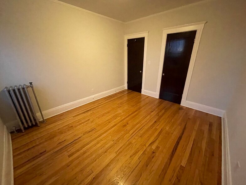 Building Photo - 36 Madison St