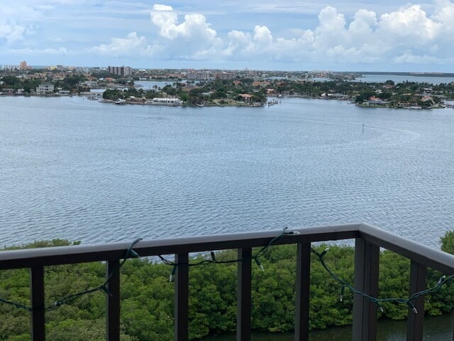 Building Photo - South Pasadena Condo with Intracoastal Vie...