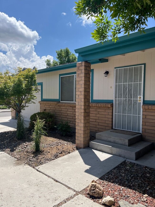 Primary Photo - Wonderful well kept property
