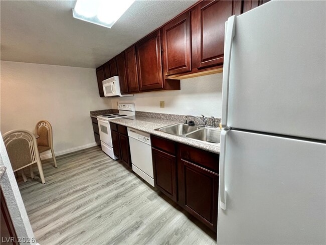 Building Photo - 4380 Sandy River Dr