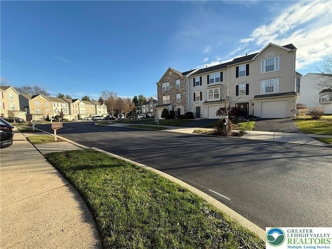 Building Photo - 4046 Clubhouse Ct