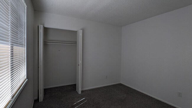 Building Photo - 3450 Cochran Dr