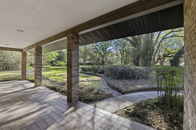 Building Photo - 4 Bedroom, 3 Bath House on 1 Acre in Fox Grove