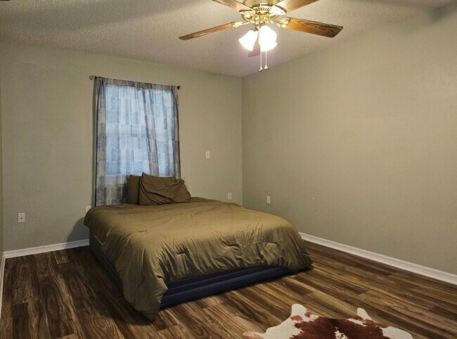 Building Photo - Charming 2 Bed, 2 Bath Home for Rent in Sp...
