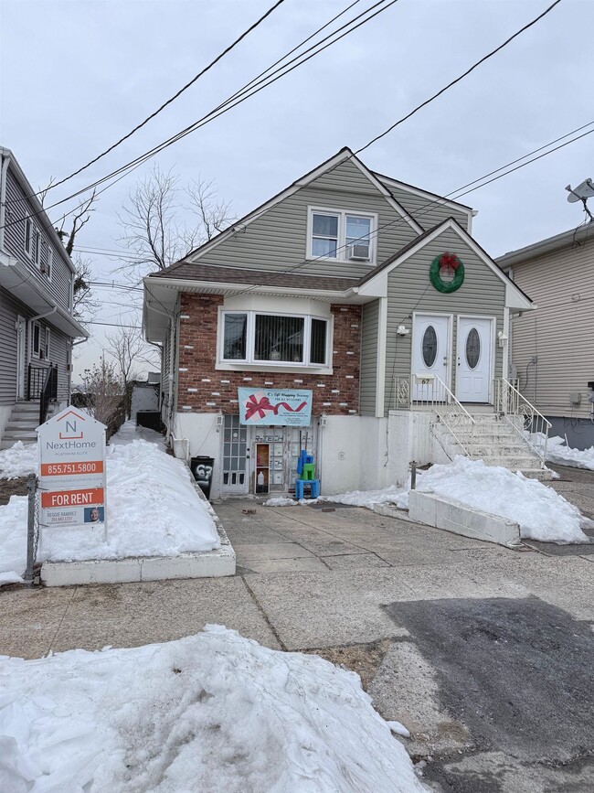 Building Photo - 67 Country Village Rd