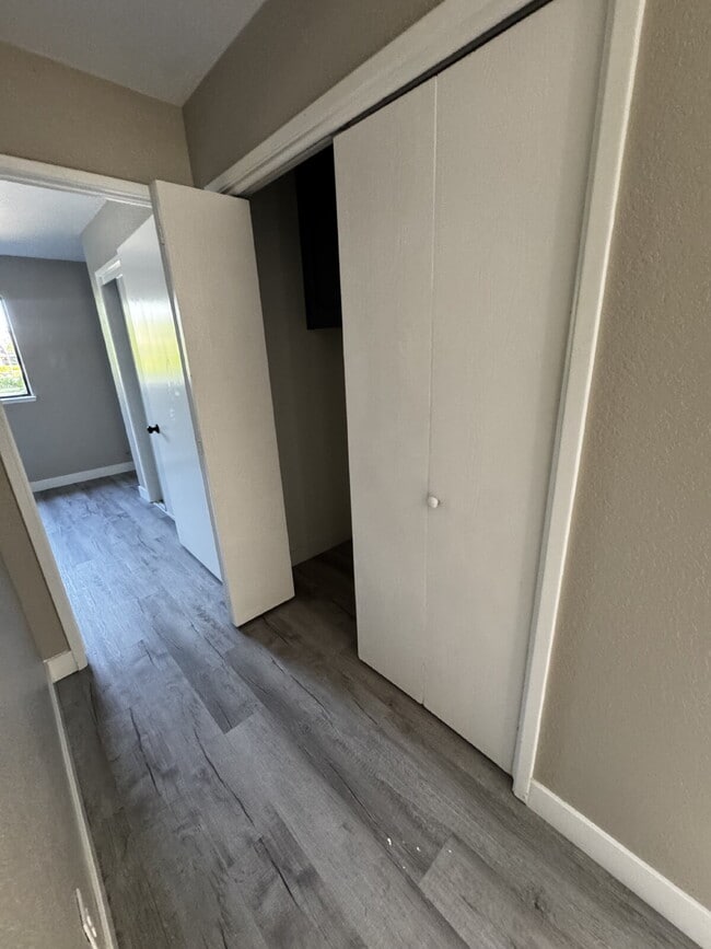 Building Photo - Newly Renovated 2-Bed, 2-Bath Condo at 3559 Guadalupe