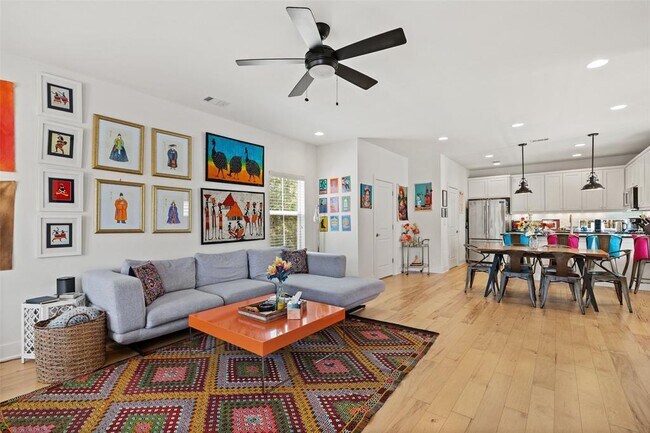 Building Photo - 2713 Halcyon Dr