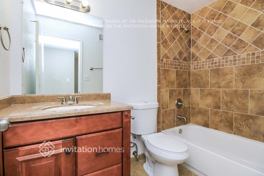 Building Photo - 1123 W Los Lagos Vista Cir
