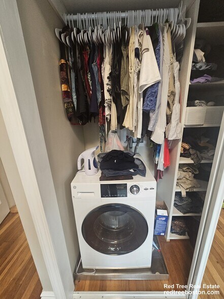 Building Photo - 5 Colliston Rd