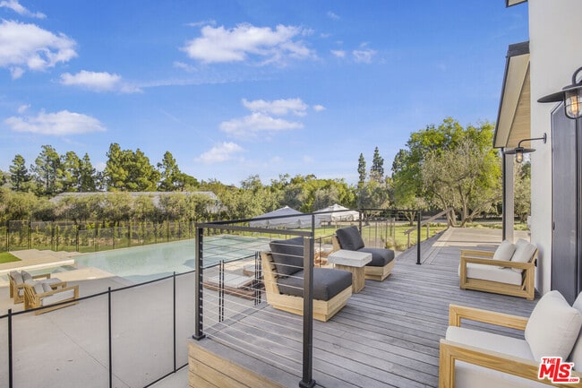 Building Photo - 1754 Lechusa Rd