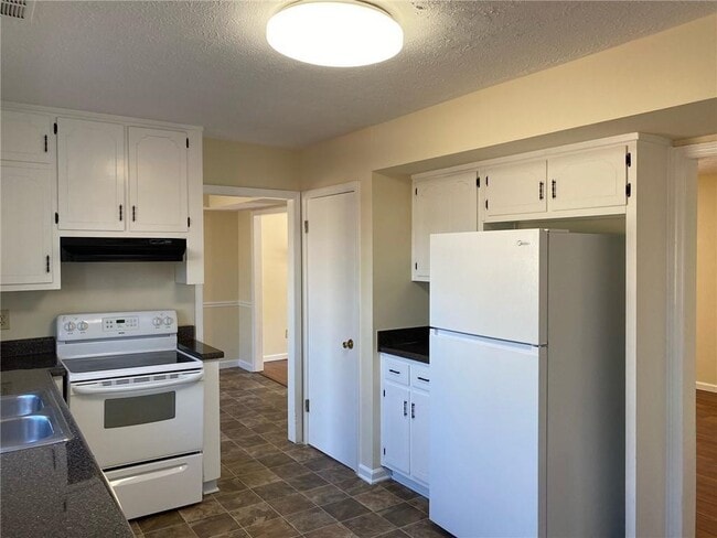 Building Photo - 244 Christy Ln