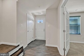 Building Photo - 10 Laurel Gate Ct