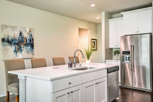 Building Photo - 5603 Chestnut Xing