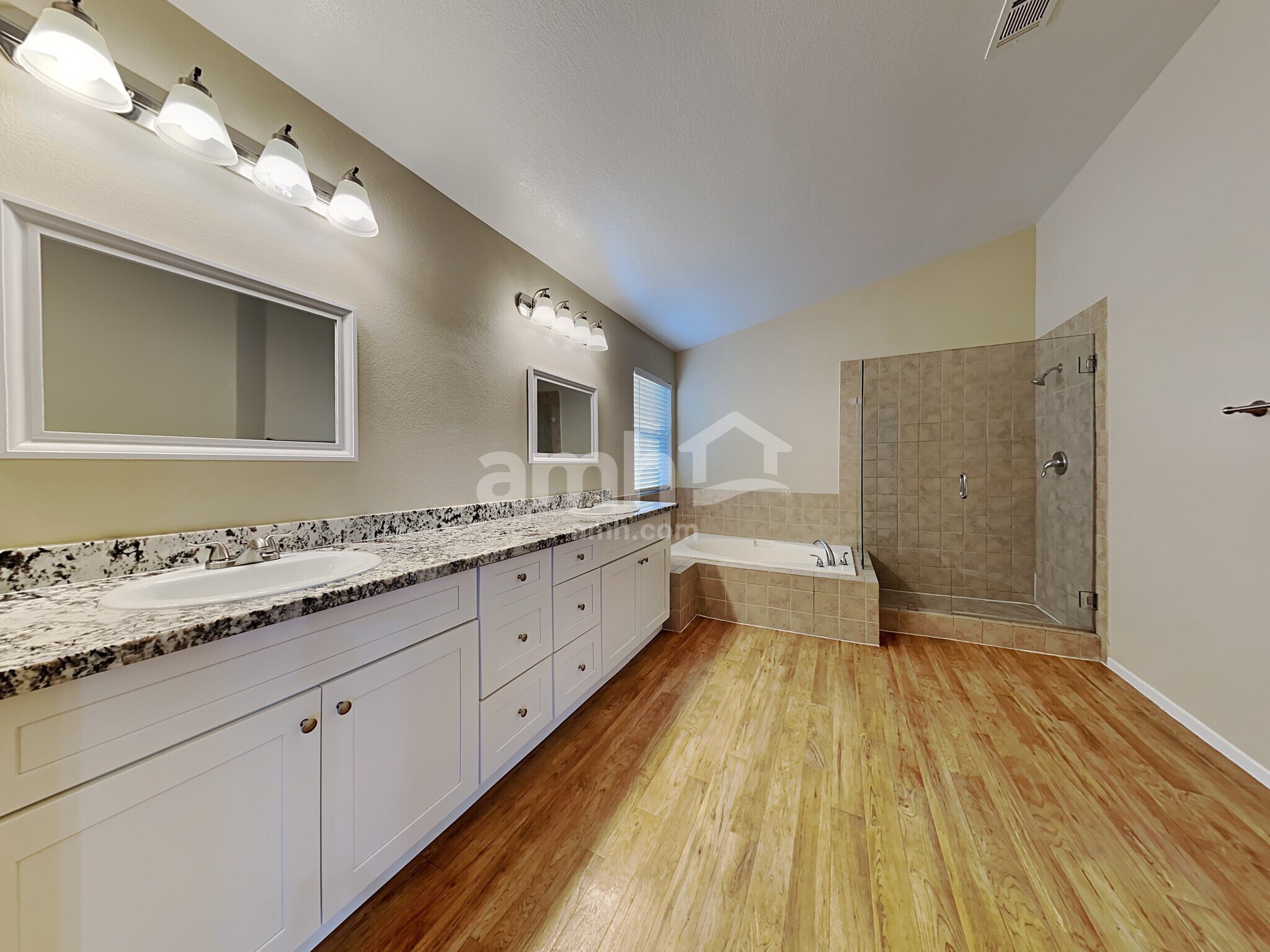 Building Photo - 288 Vallarte Dr
