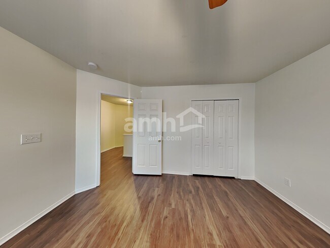 Building Photo - 1611 Rustic Arch Way