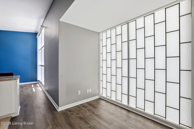 Building Photo - 2745 Grinstead Dr