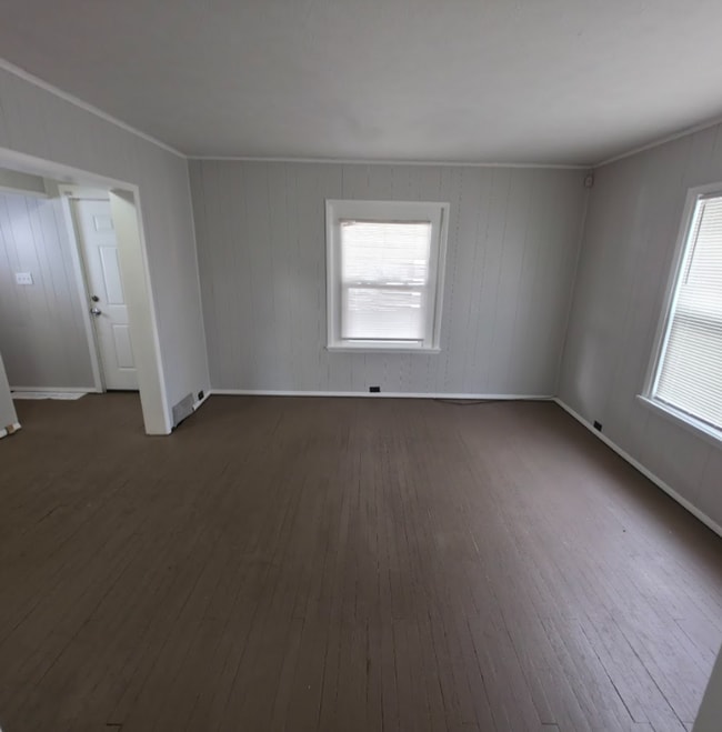 Building Photo - Single Family Home 3 beds 1 bath FOR RENT!