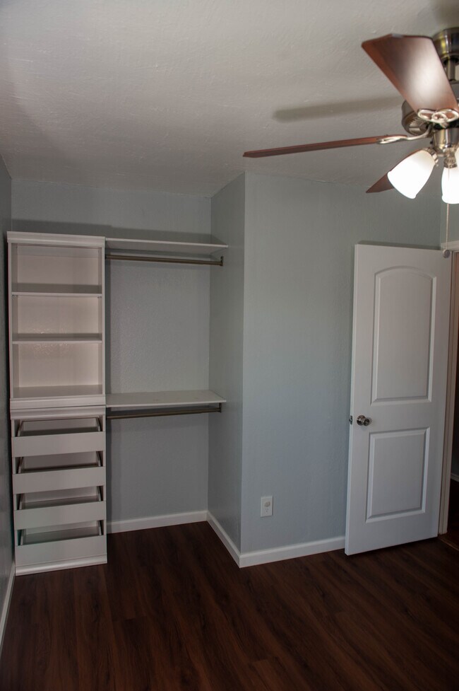 Building Photo - 1002 Cresswell Dr