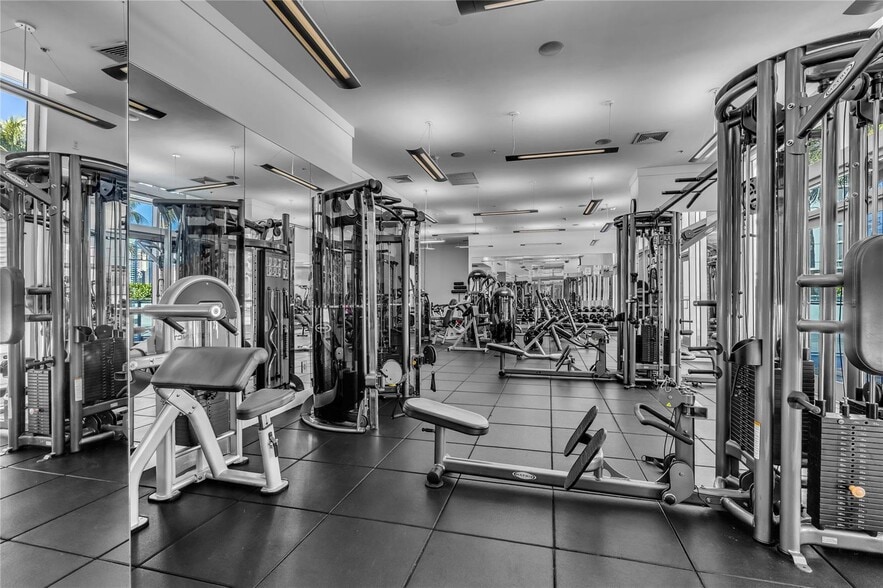 Building Photo - 90 SW 3rd St