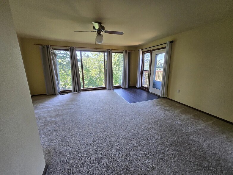 Building Photo - 1709 Edwards Ct